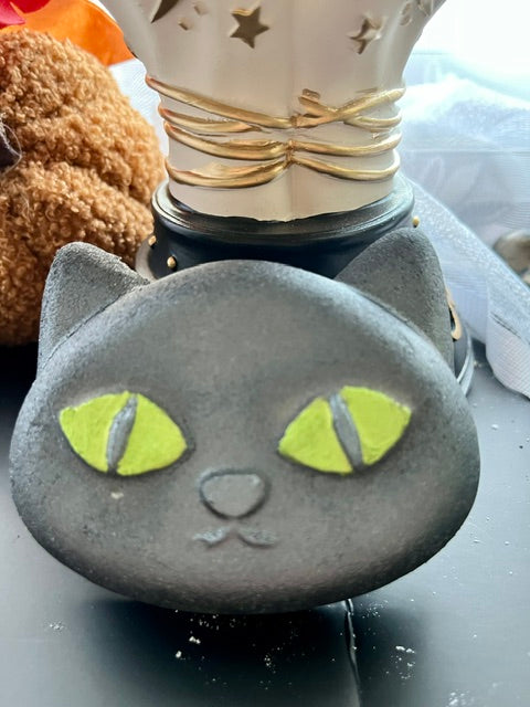 Witch's Cat - Black Cat Halloween Bath Bomb