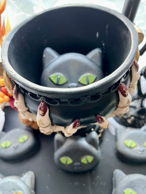 Witch's Cat - Black Cat Halloween Bath Bomb